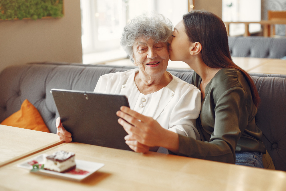 THINGS TO TAKE CARE OF YOUR ELDERLY PARENTS DURING HOLIDAY VISITS